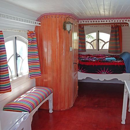 Zen Surf Beach House Hotel Аурир Екстериор снимка