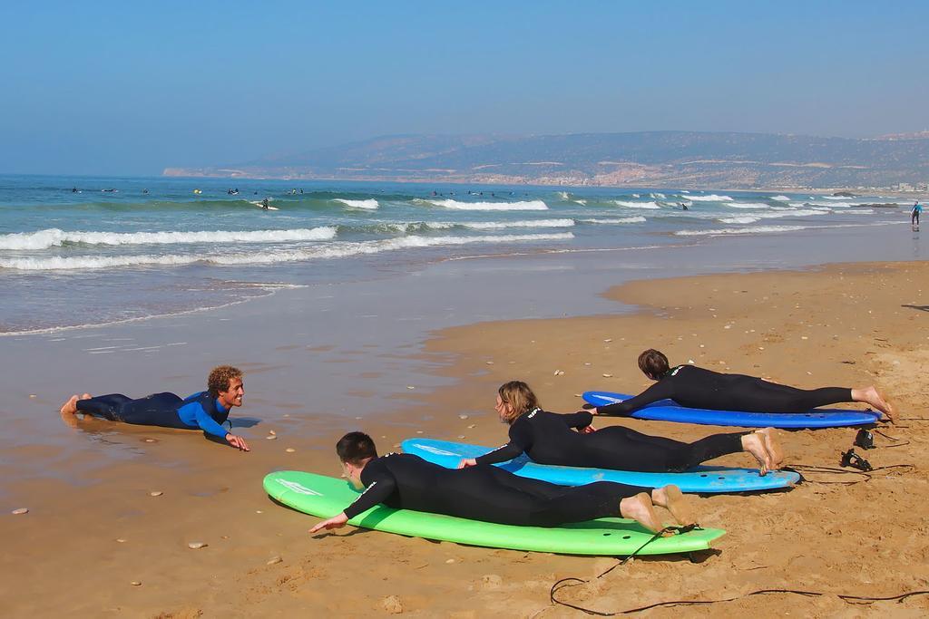 Zen Surf Beach House Hotel Аурир Екстериор снимка