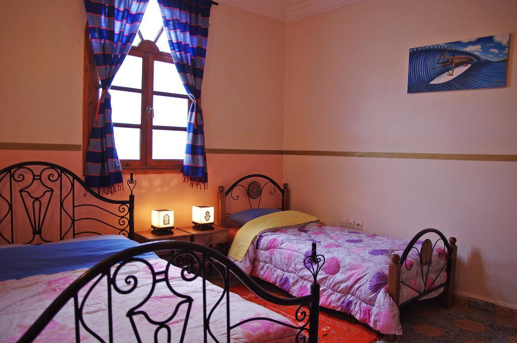 Zen Surf Beach House Hotel Аурир Екстериор снимка