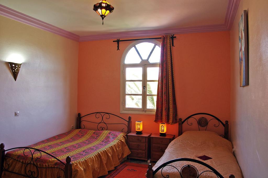 Zen Surf Beach House Hotel Аурир Екстериор снимка