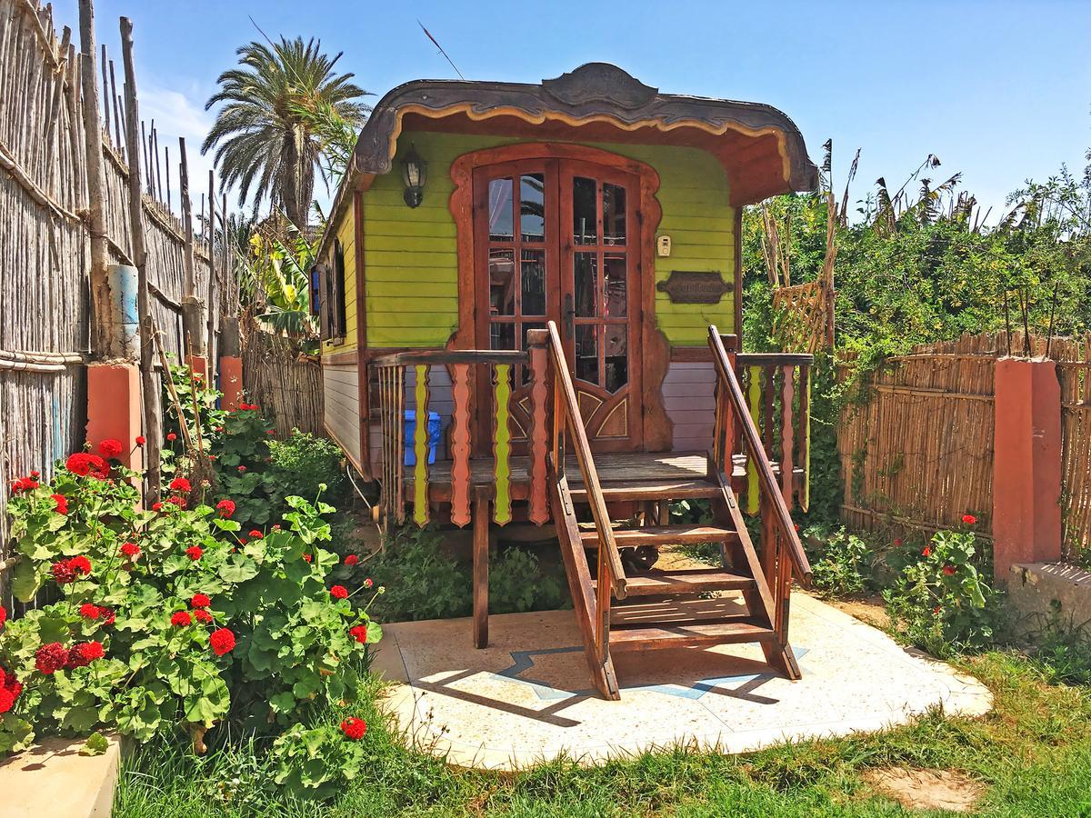 Zen Surf Beach House Hotel Аурир Екстериор снимка